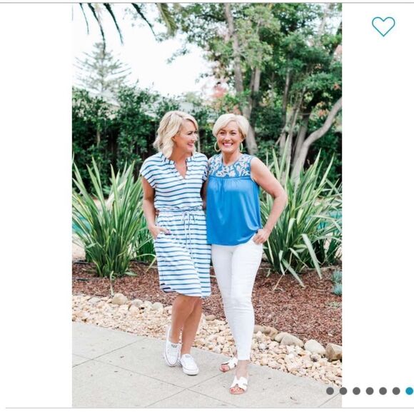 NWT Gibson Red or Blue Floral Yoke Tops - Picture 3 of 16